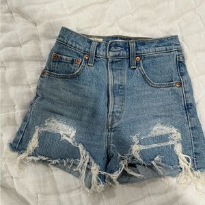 Levi’s ribcage shorts